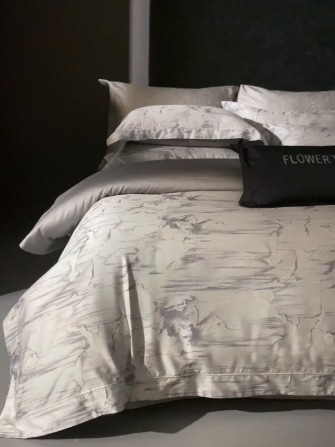 91家纺网 家纺一手货源 找家纺 花时间 2025秋冬新品天丝棉色织错落空间系列四件套 错落空间-灰