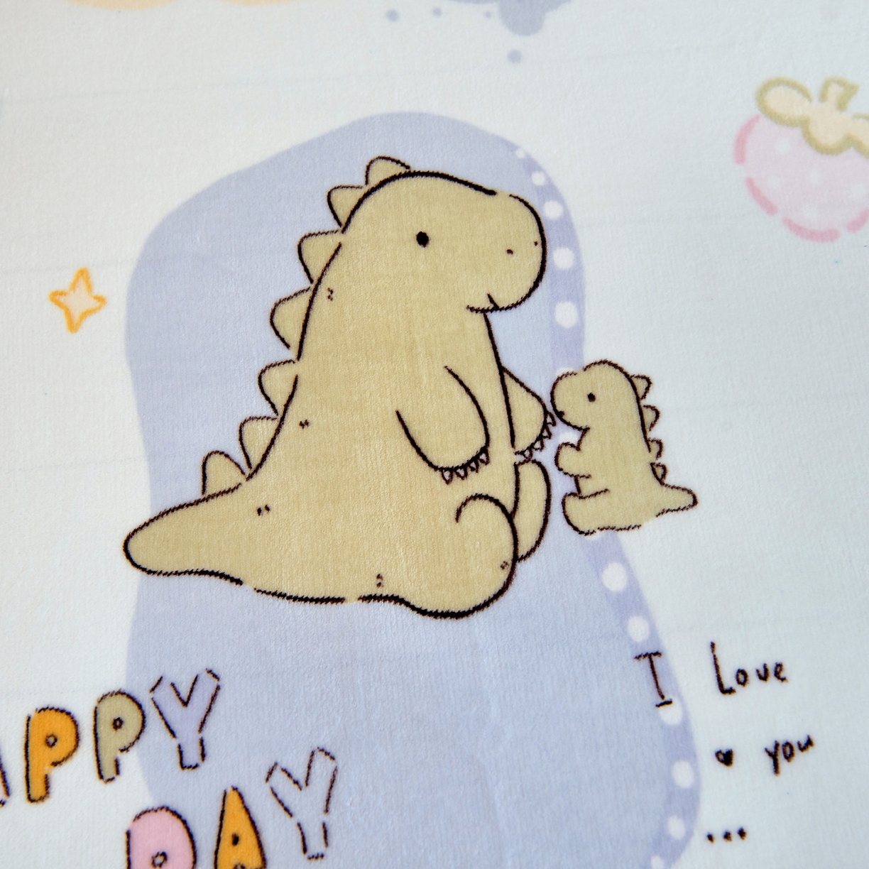 91家纺网 家纺一手货源 找家纺 梵赫 2025新款加厚牛奶绒被套被芯幼儿园被子系列 小恐龙和妈妈