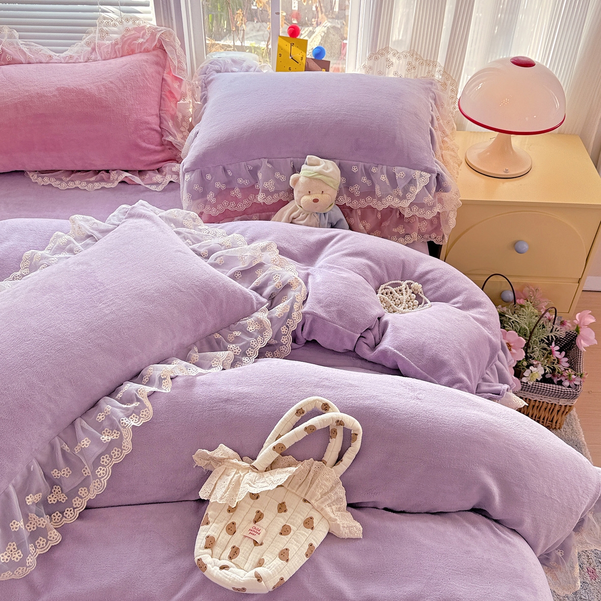 91家纺网 家纺一手货源 找家纺 逸林家纺《原希尔顿逸林》 2025新款法式蕾丝花边牛奶绒四件套韩版花边加厚牛奶绒四件套 倾城-紫
