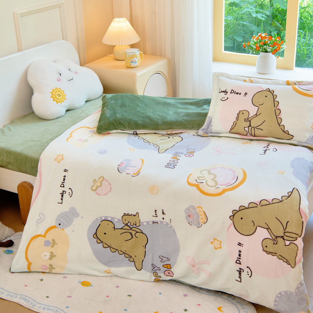 91家纺网 家纺一手货源 找家纺 梵赫 2025新款加厚牛奶绒被套被芯幼儿园被子系列 小恐龙和妈妈