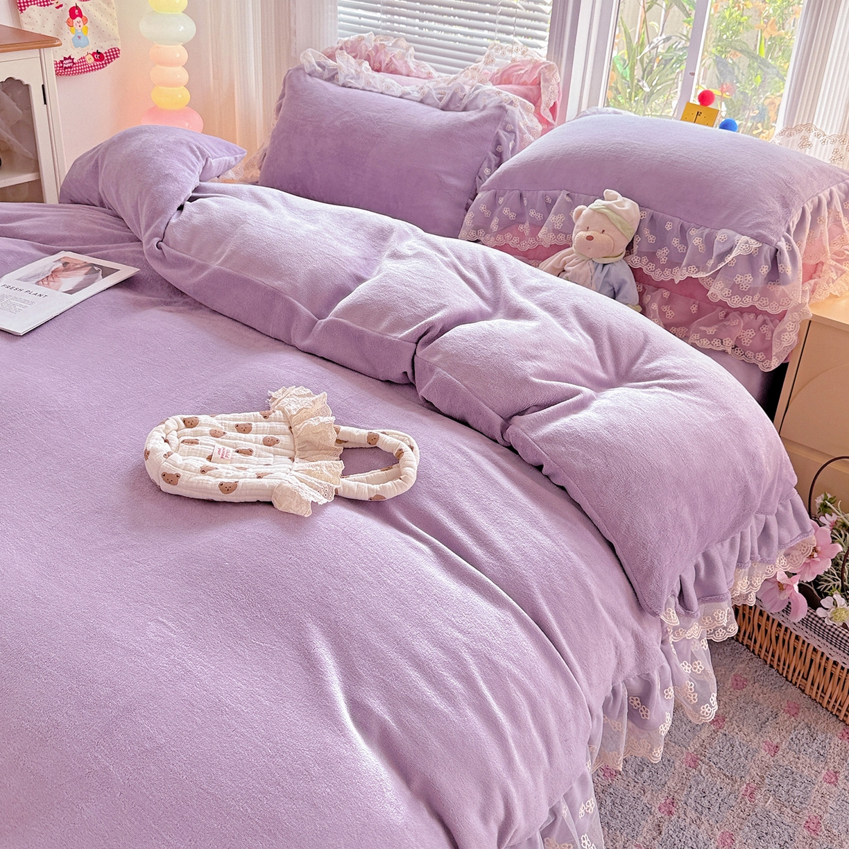 91家纺网 家纺一手货源 找家纺 逸林家纺《原希尔顿逸林》 2025新款法式蕾丝花边牛奶绒四件套韩版花边加厚牛奶绒四件套 倾城-紫