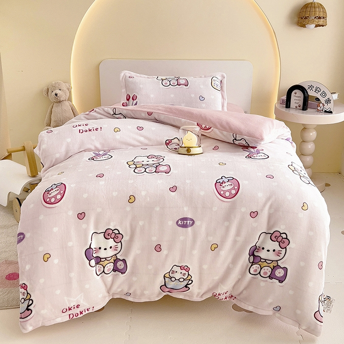 91家纺网 家纺一手货源 找家纺 梵赫 2025新款加厚牛奶绒被套被芯幼儿园被子系列 Kitty猫咪