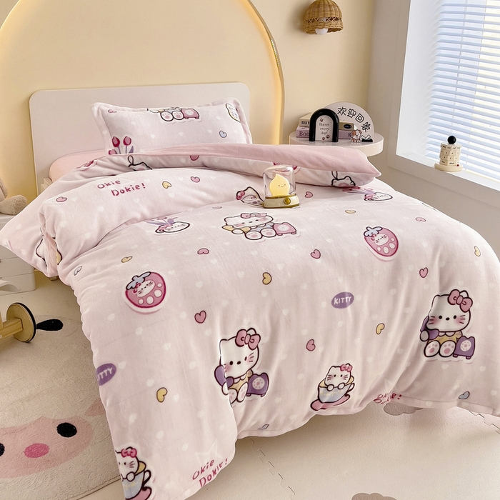 91家纺网 家纺一手货源 找家纺 梵赫 2025新款加厚牛奶绒被套被芯幼儿园被子系列 Kitty猫咪