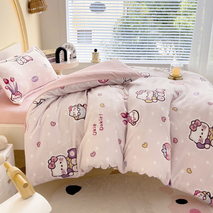 91家纺网 家纺一手货源 找家纺 梵赫 2025新款加厚牛奶绒被套被芯幼儿园被子系列 Kitty猫咪