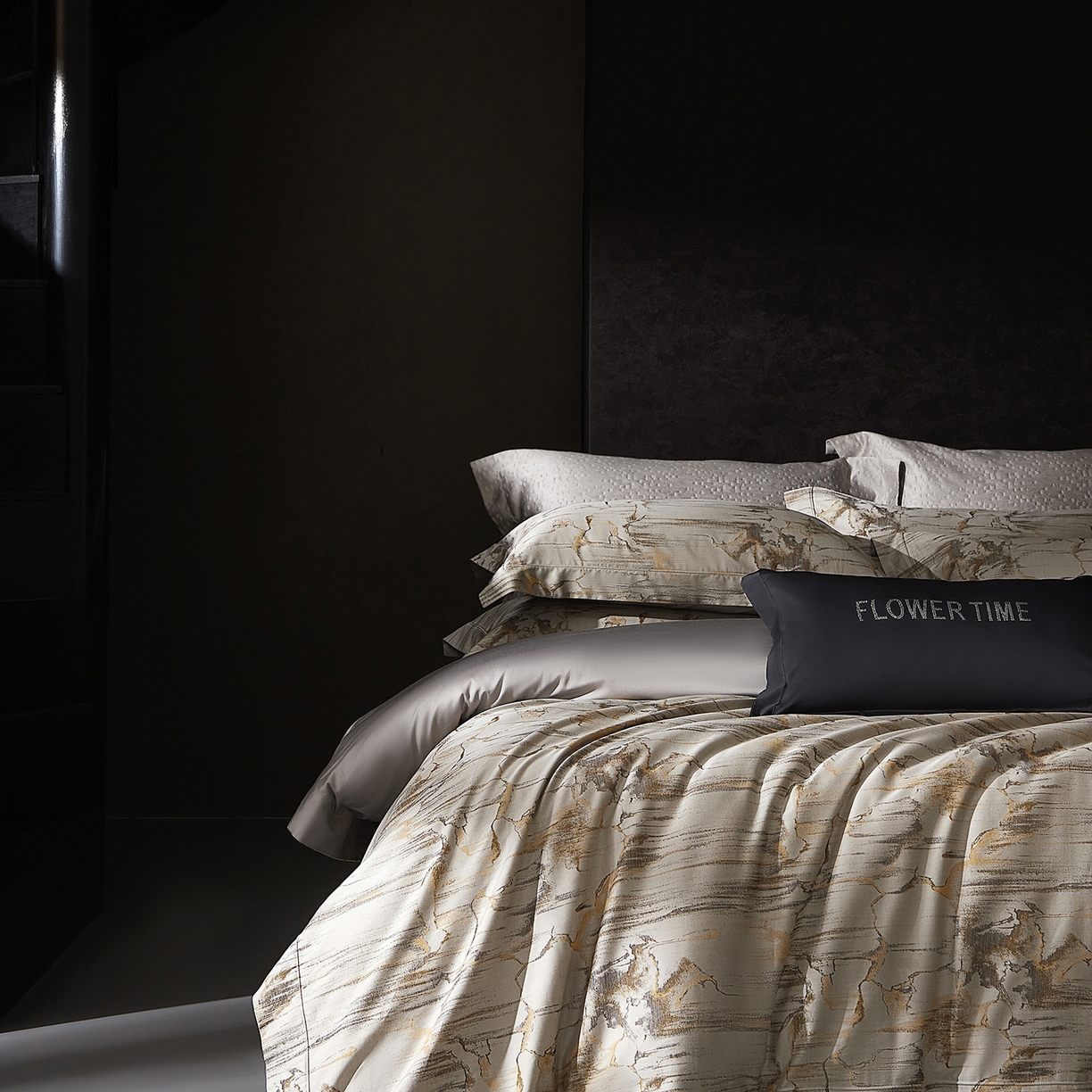 91家纺网 家纺一手货源 找家纺 花时间 2025秋冬新品天丝棉色织错落空间系列四件套 错落空间-金