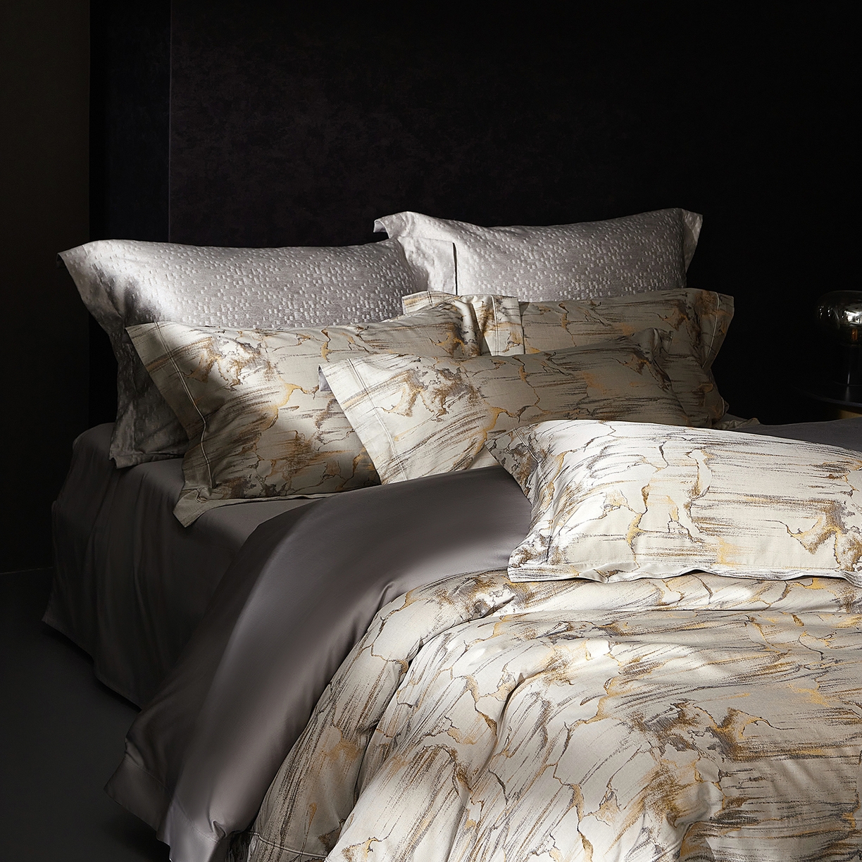 91家纺网 家纺一手货源 找家纺 花时间 2025秋冬新品天丝棉色织错落空间系列四件套 错落空间-金