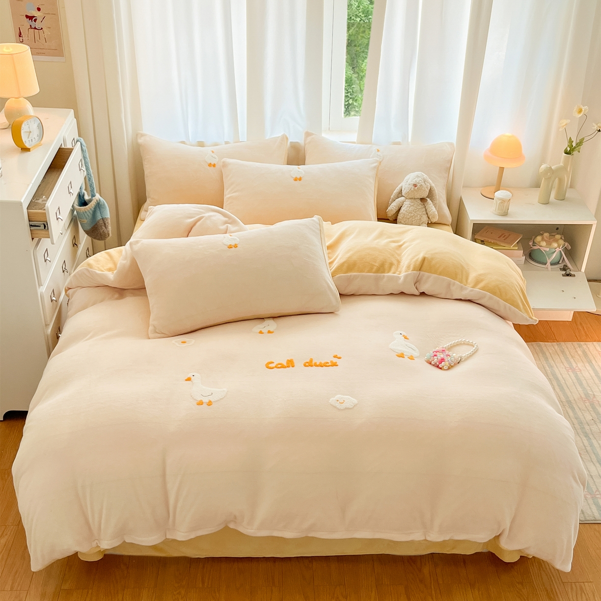 91家纺网 家纺一手货源 找家纺 （总）丽涵家纺 2025秋冬新品210克牛奶绒毛巾绣四件套卡通绣花学生床笠三件套