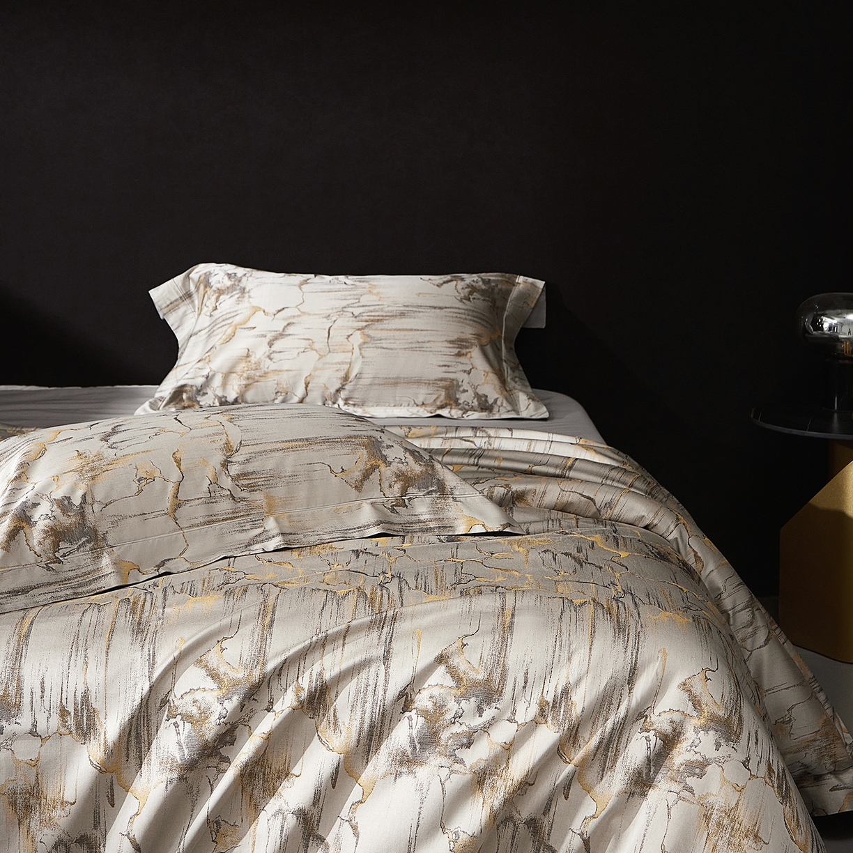 91家纺网 家纺一手货源 找家纺 花时间 2025秋冬新品天丝棉色织错落空间系列四件套 错落空间-金