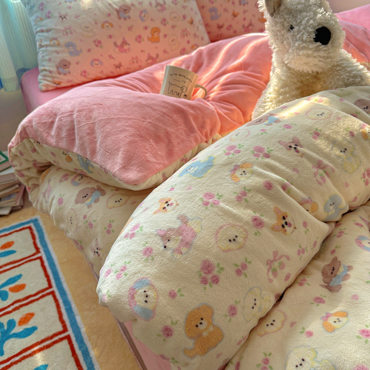 91家纺网 家纺一手货源 找家纺 繁花家居 2025新款小清新180克跑量款牛奶绒三件套四件套 小狗乐园