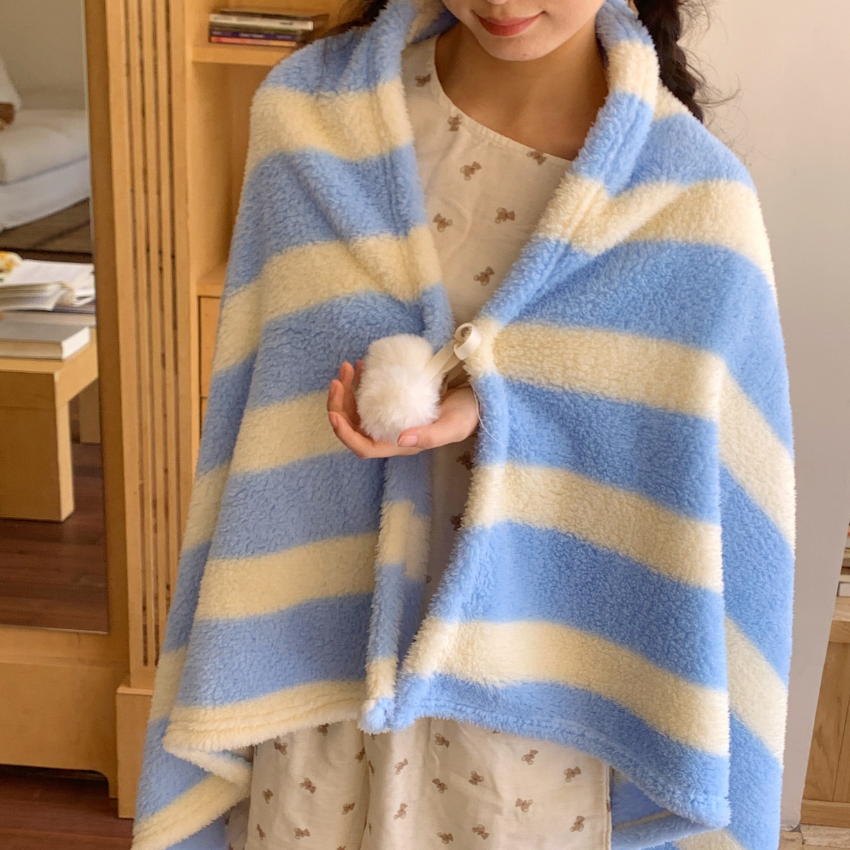 91家纺网 家纺一手货源 找家纺 桃喜 2025新款摇粒绒披肩毯毛毯毯子 海盐苏打