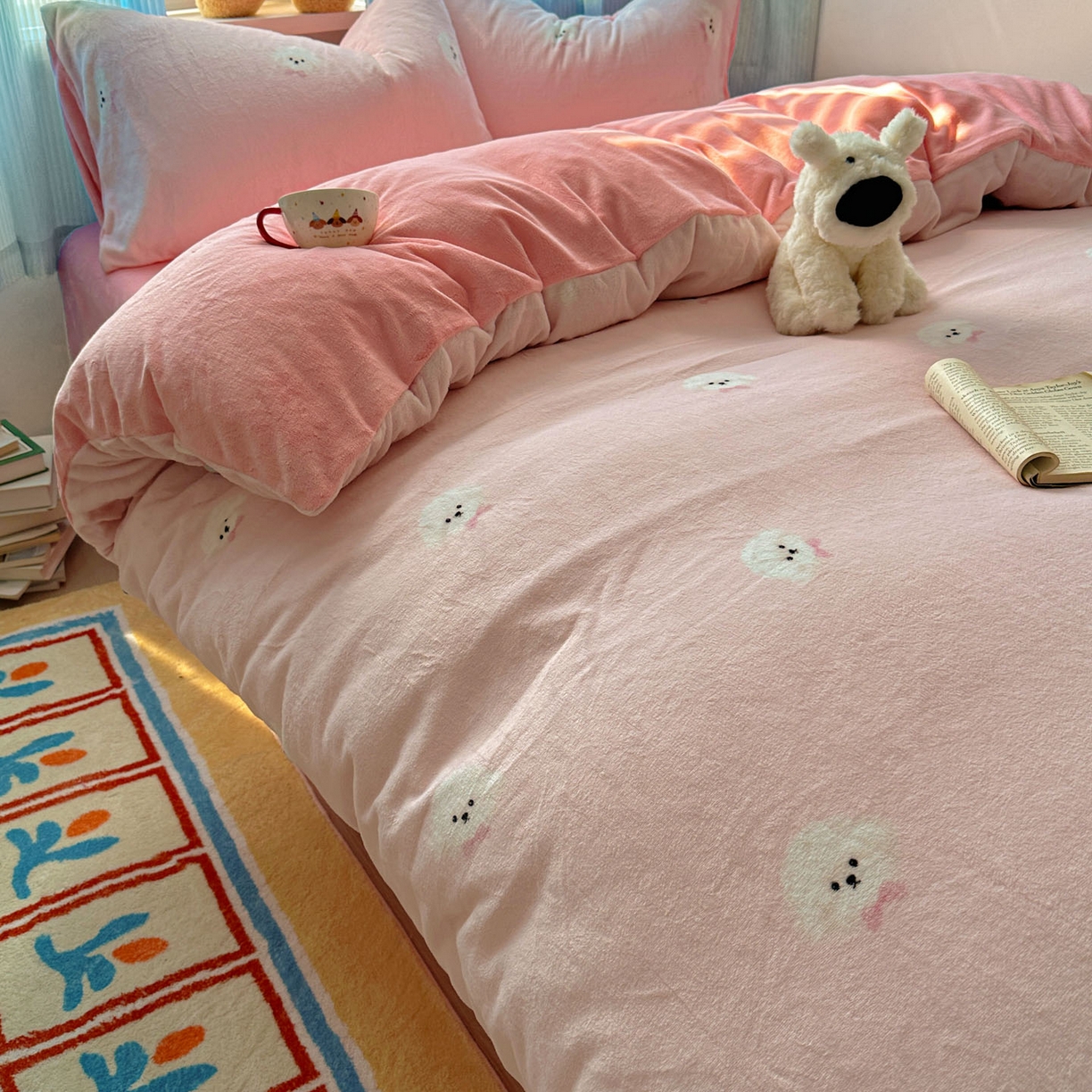 91家纺网 家纺一手货源 找家纺 繁花家居 2025新款小清新180克跑量款牛奶绒三件套四件套 小奶狗-粉