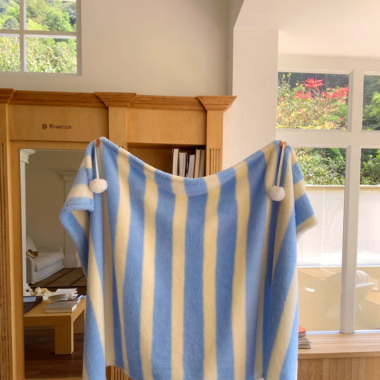 91家纺网 家纺一手货源 找家纺 桃喜 2025新款摇粒绒披肩毯毛毯毯子 海盐苏打