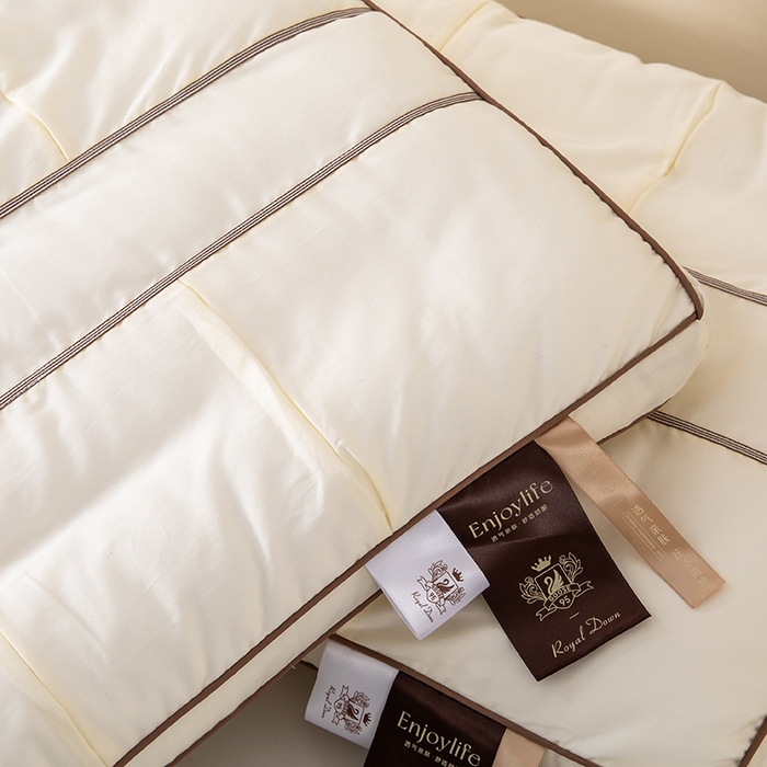 91家纺网 家纺一手货源 找家纺 （总）仁宇枕业 2025新款新品 全棉贡缎95彩天鹅定型低枕头枕芯