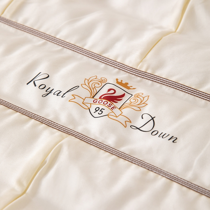 91家纺网 家纺一手货源 找家纺 （总）仁宇枕业 2025新款新品 全棉贡缎95彩天鹅定型低枕头枕芯