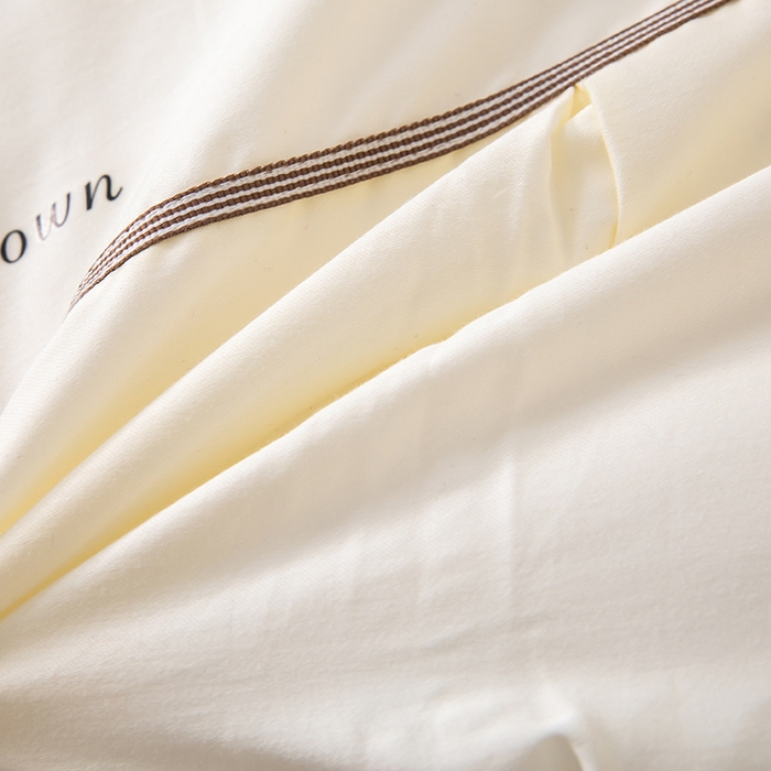 91家纺网 家纺一手货源 找家纺 （总）仁宇枕业 2025新款新品 全棉贡缎95彩天鹅定型低枕头枕芯