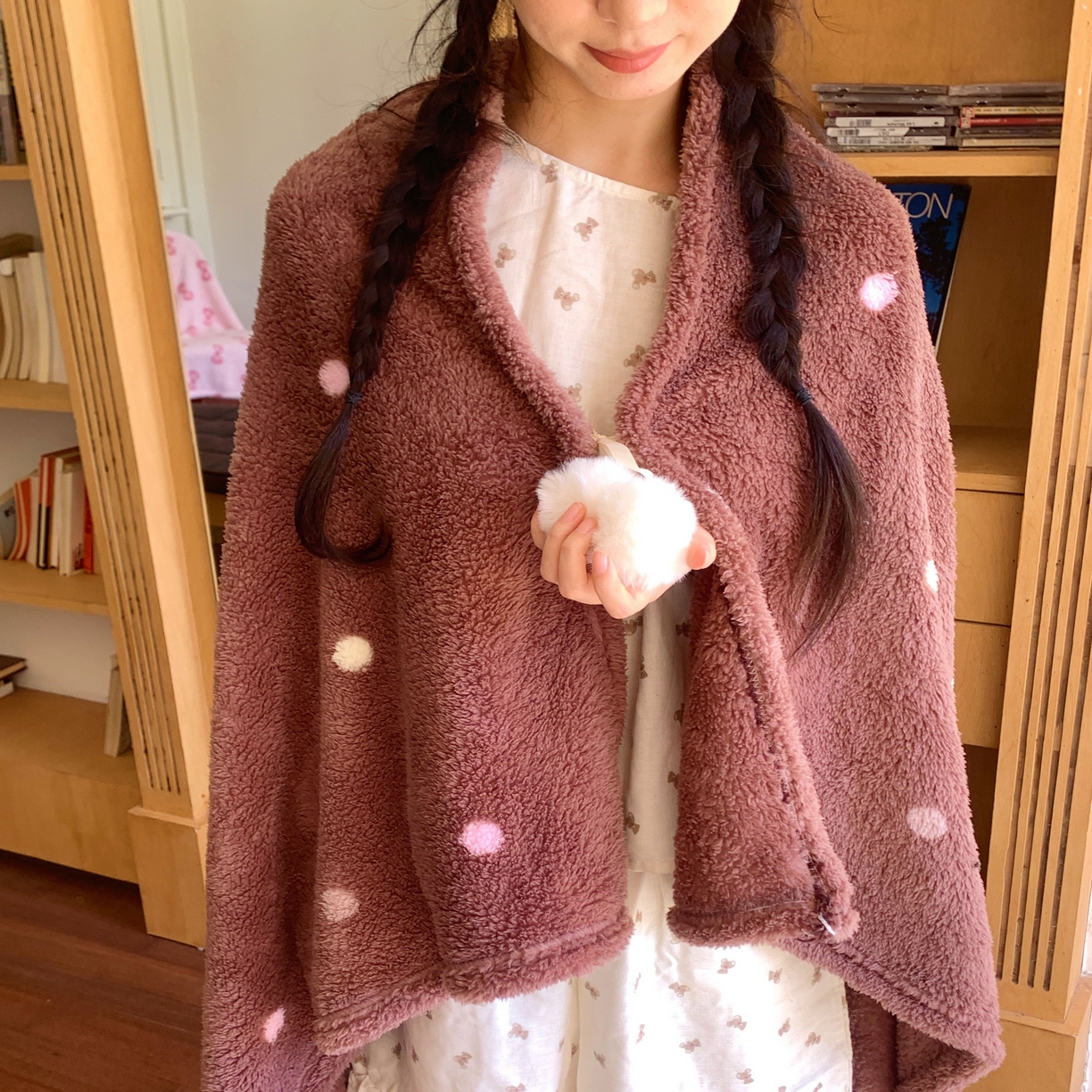 91家纺网 家纺一手货源 找家纺 桃喜 2025新款摇粒绒披肩毯毛毯毯子 香草波点