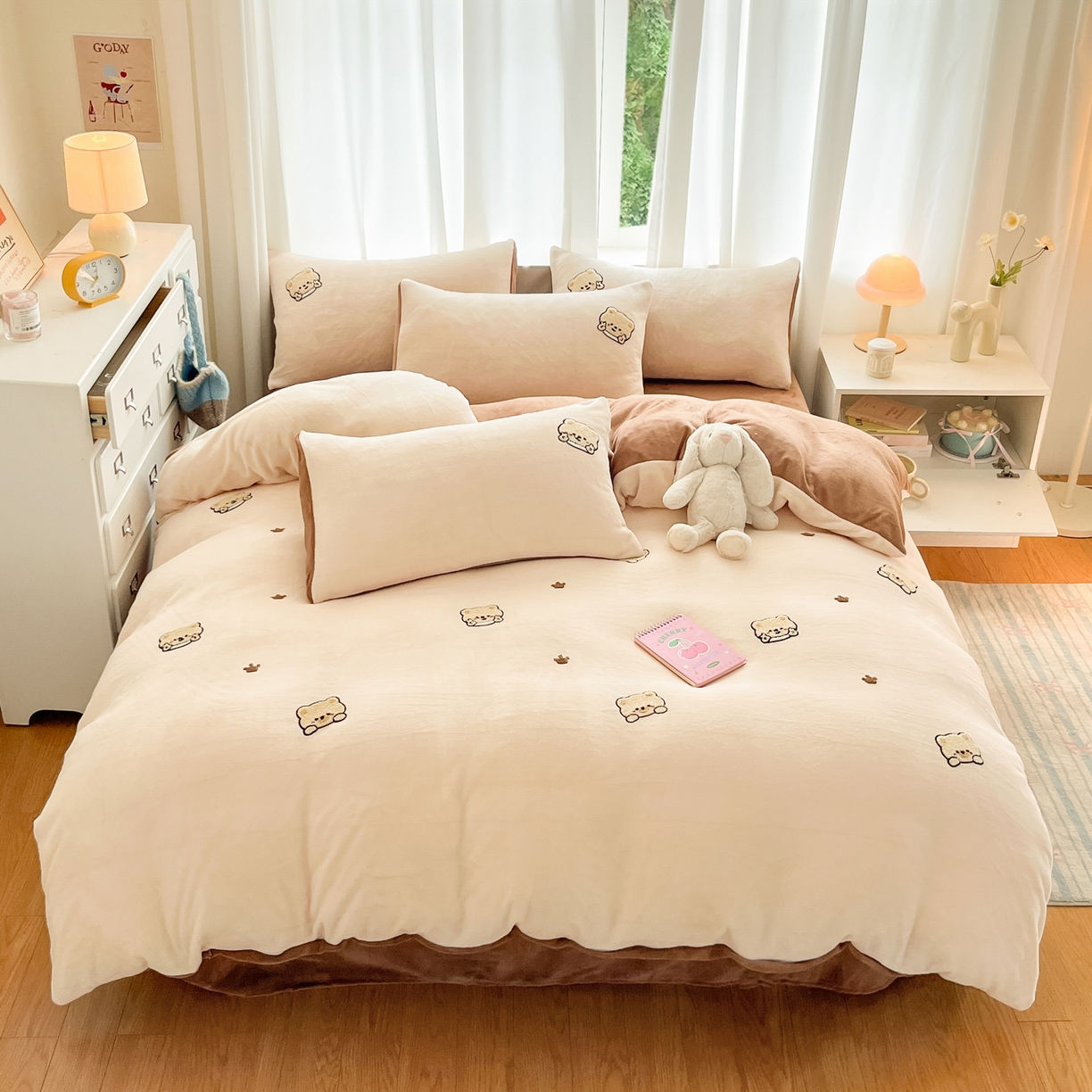 91家纺网 家纺一手货源 找家纺 （总）丽涵家纺 2025秋冬新品210克牛奶绒毛巾绣四件套卡通绣花学生床笠三件套