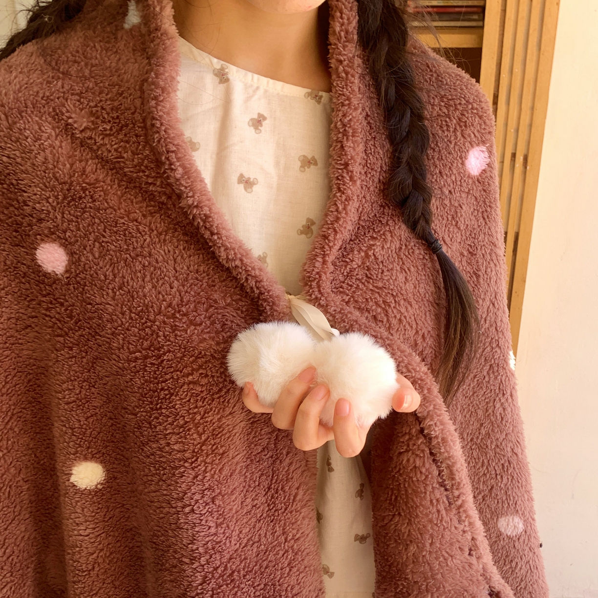 91家纺网 家纺一手货源 找家纺 桃喜 2025新款摇粒绒披肩毯毛毯毯子 香草波点