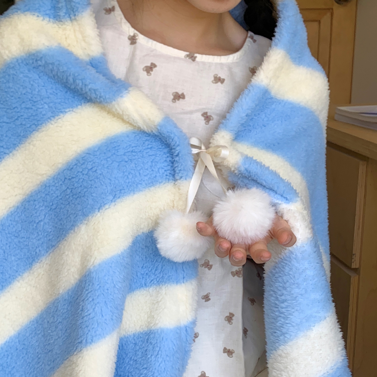 91家纺网 家纺一手货源 找家纺 桃喜 2025新款摇粒绒披肩毯毛毯毯子 海盐苏打