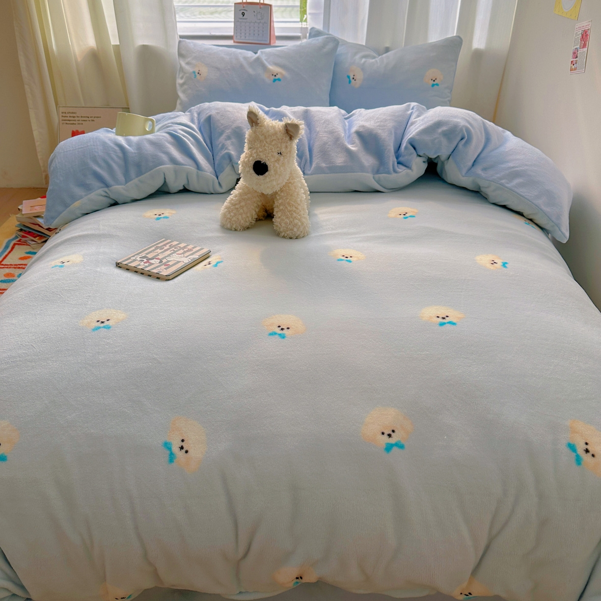 91家纺网 家纺一手货源 找家纺 繁花家居 2025新款小清新180克跑量款牛奶绒三件套四件套 小奶狗蓝