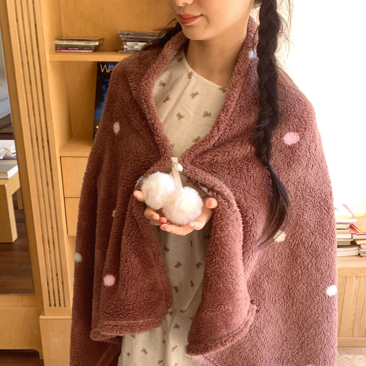 91家纺网 家纺一手货源 找家纺 桃喜 2025新款摇粒绒披肩毯毛毯毯子 香草波点