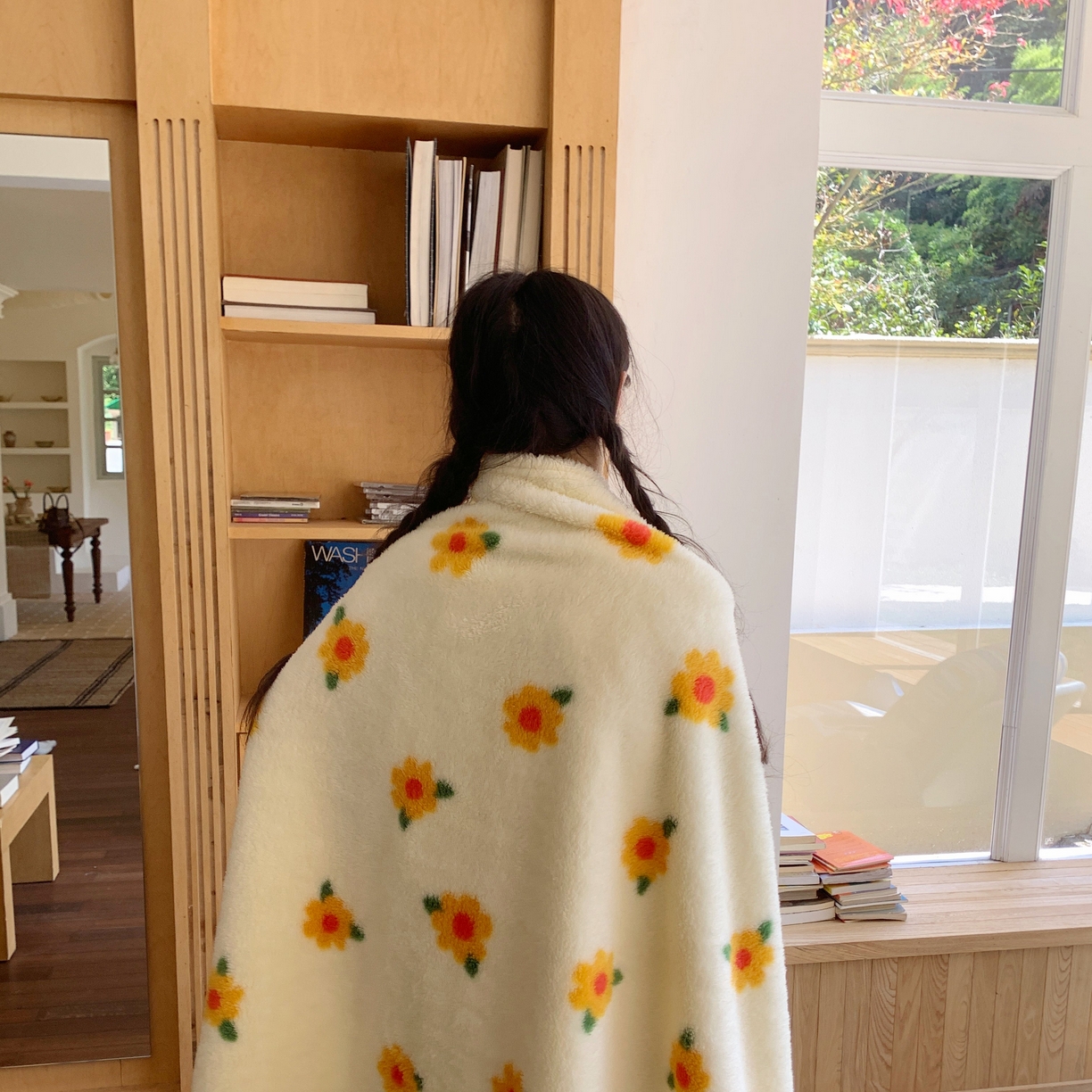 91家纺网 家纺一手货源 找家纺 桃喜 2025新款摇粒绒披肩毯毛毯毯子 小黄花