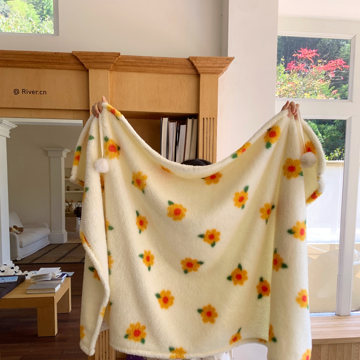 91家纺网 家纺一手货源 找家纺 桃喜 2025新款摇粒绒披肩毯毛毯毯子 小黄花