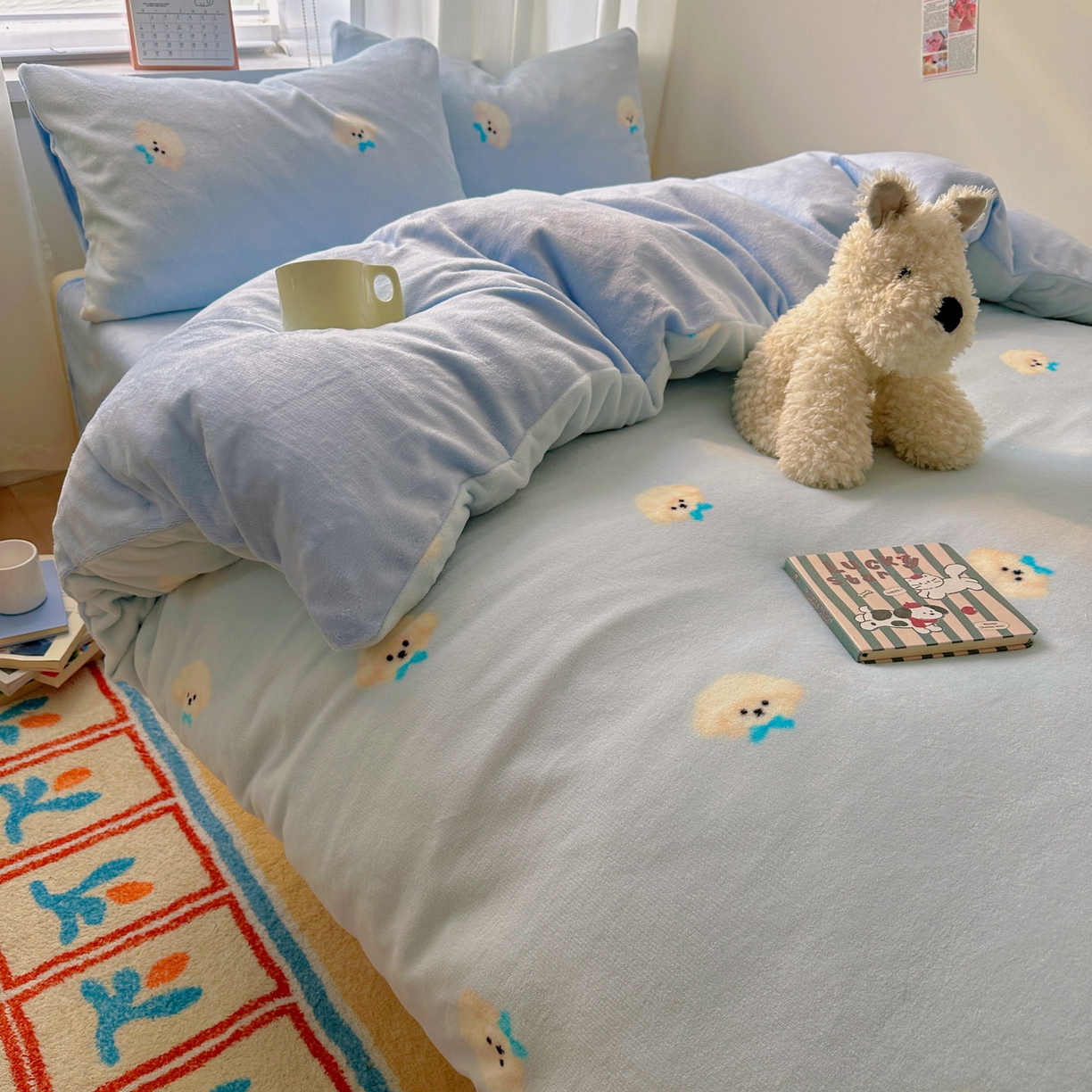 91家纺网 家纺一手货源 找家纺 繁花家居 2025新款小清新180克跑量款牛奶绒三件套四件套 小奶狗蓝