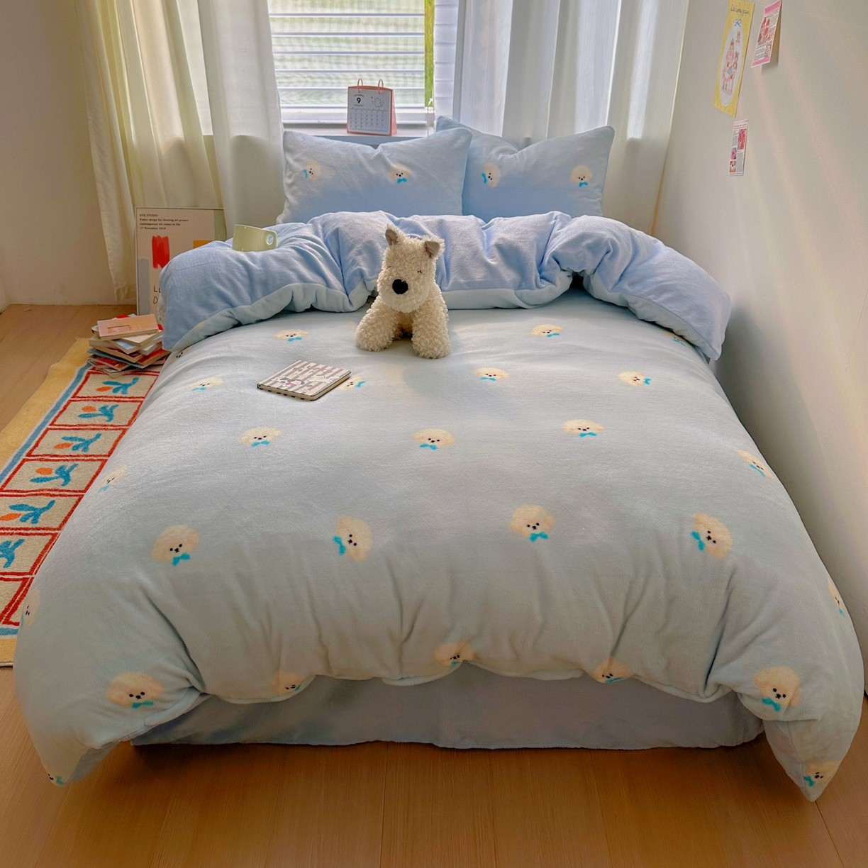 91家纺网 家纺一手货源 找家纺 繁花家居 2025新款小清新180克跑量款牛奶绒三件套四件套 小奶狗蓝