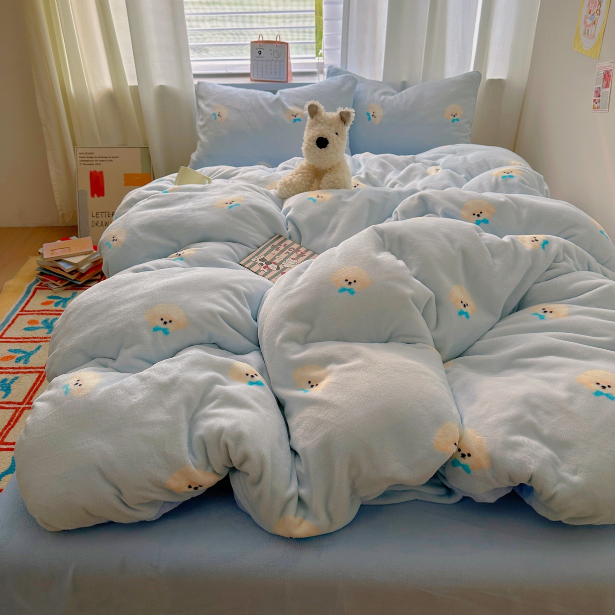 91家纺网 家纺一手货源 找家纺 繁花家居 2025新款小清新180克跑量款牛奶绒三件套四件套 小奶狗蓝