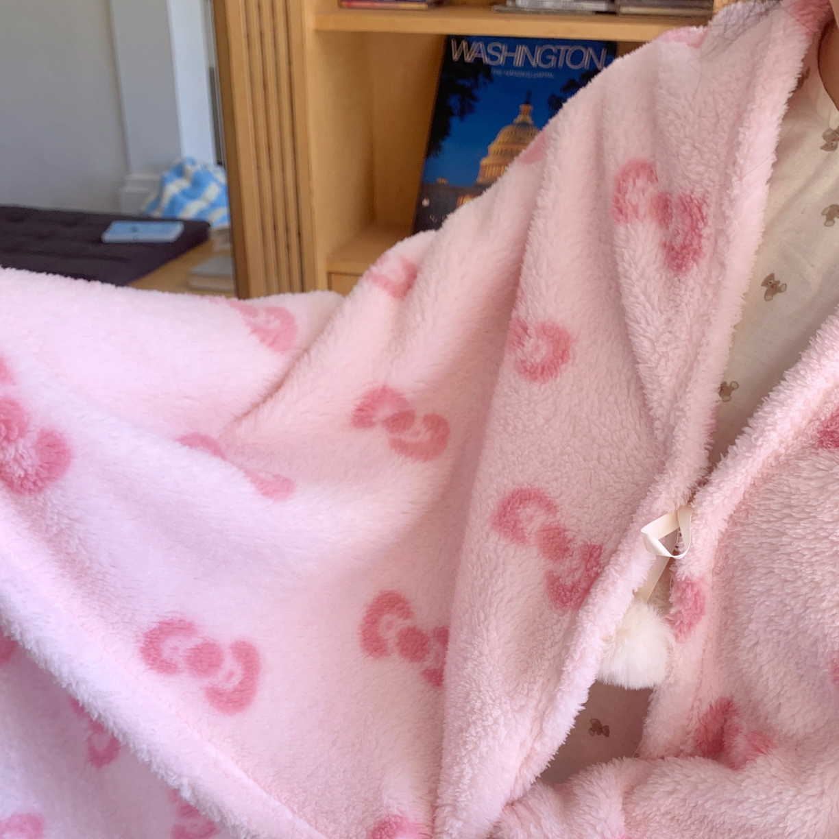 91家纺网 家纺一手货源 找家纺 桃喜 2025新款摇粒绒披肩毯毛毯毯子 粉色蝴蝶结