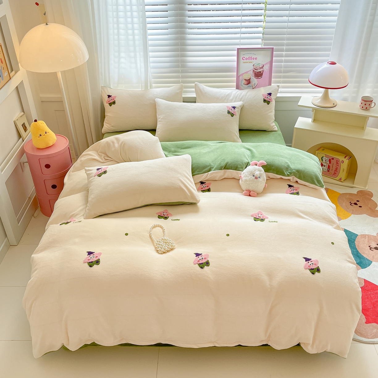 91家纺网 家纺一手货源 找家纺 （总）丽涵家纺 2025秋冬新品210克牛奶绒毛巾绣四件套卡通绣花学生床笠三件套