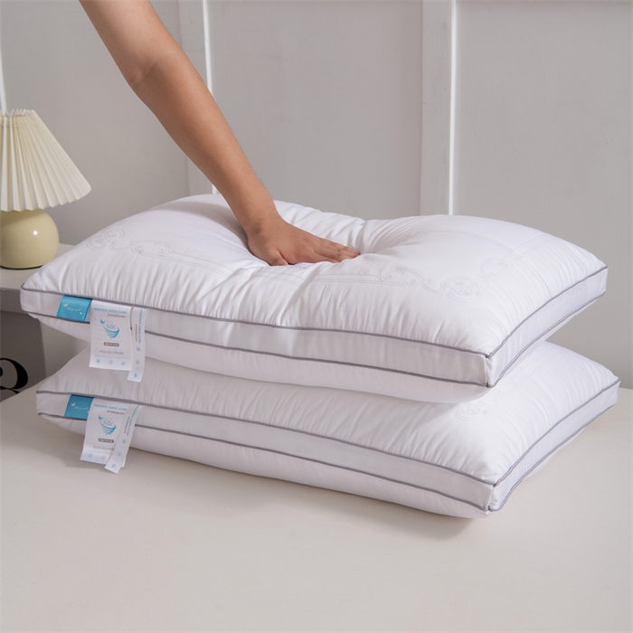 91家纺网 家纺一手货源 找家纺 （总）仁宇枕业 2025新款新品 全棉贡缎绣花蝴蝶舒适高枕头单人双人全棉酒店枕头枕芯