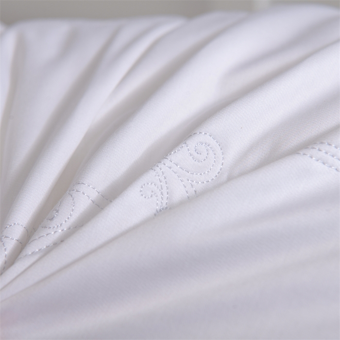 91家纺网 家纺一手货源 找家纺 （总）仁宇枕业 2025新款新品 全棉贡缎绣花蝴蝶舒适高枕头单人双人全棉酒店枕头枕芯