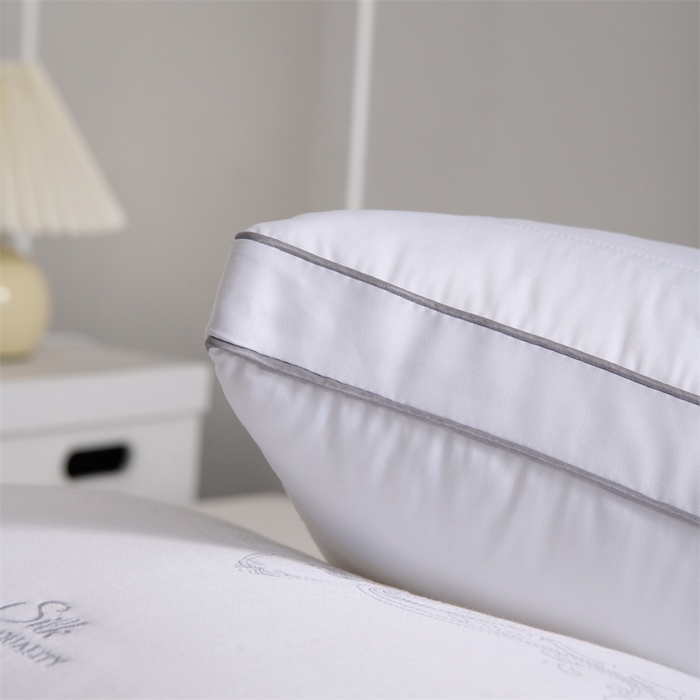 91家纺网 家纺一手货源 找家纺 （总）仁宇枕业 2025新款新品 全棉贡缎绣花蝴蝶舒适高枕头单人双人全棉酒店枕头枕芯