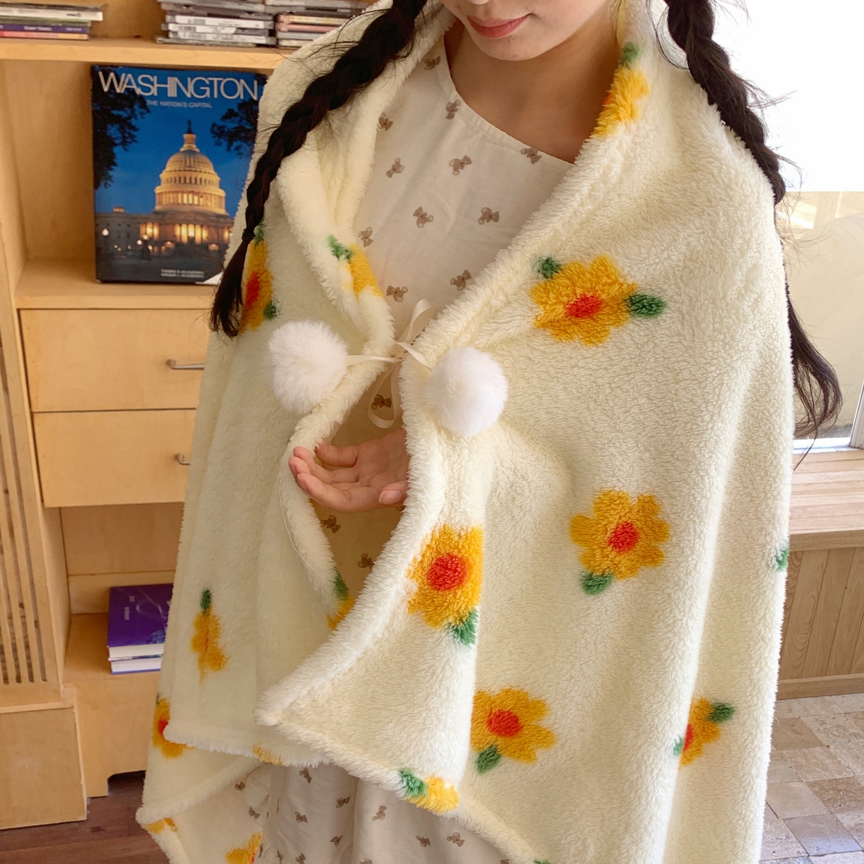 91家纺网 家纺一手货源 找家纺 桃喜 2025新款摇粒绒披肩毯毛毯毯子 小黄花