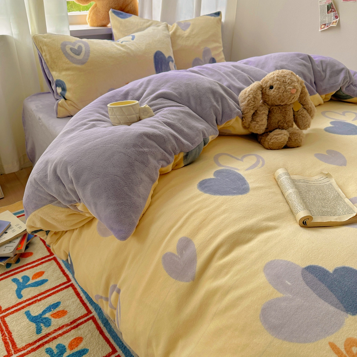 91家纺网 家纺一手货源 找家纺 繁花家居 2025新款小清新180克跑量款牛奶绒三件套四件套 笑脸相迎