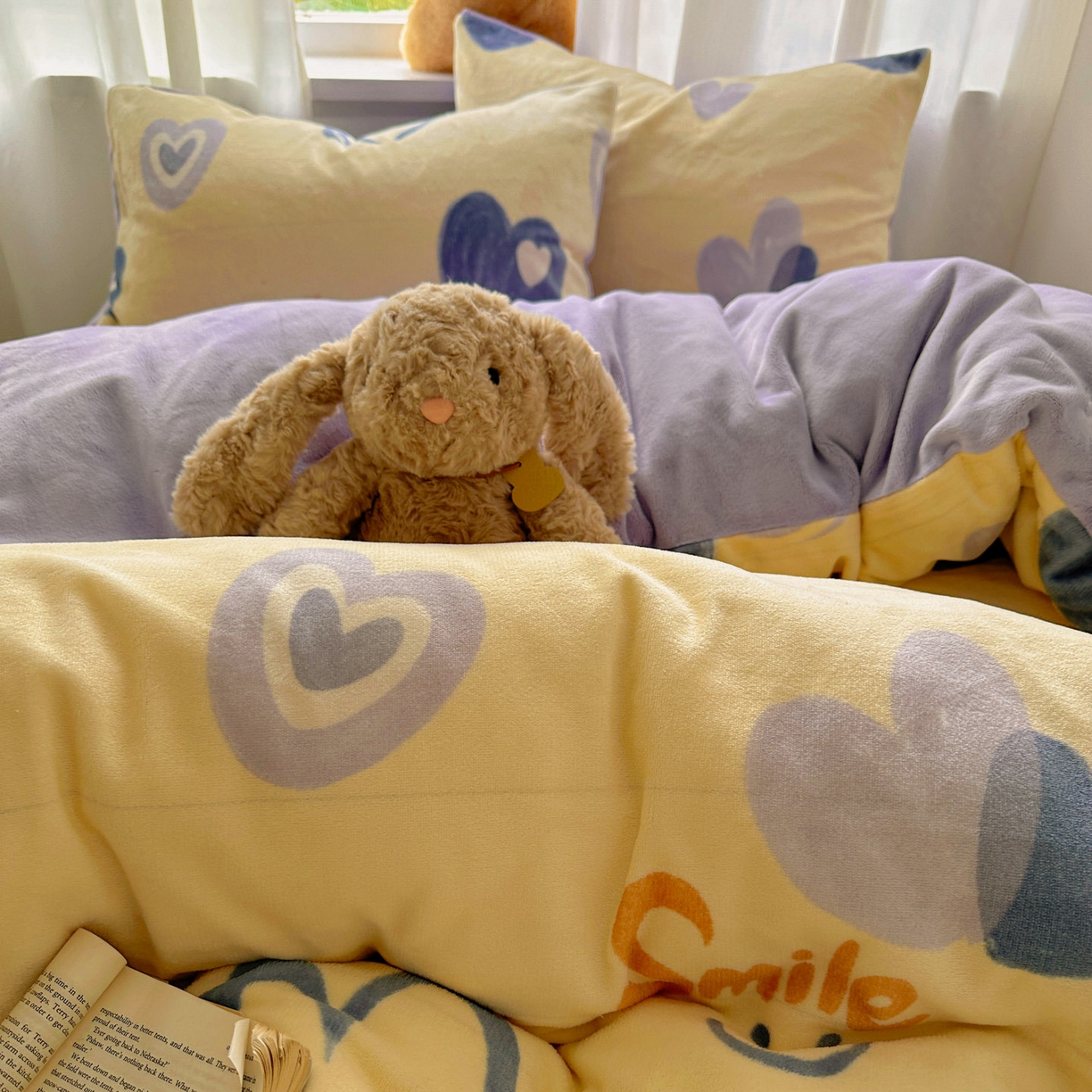 91家纺网 家纺一手货源 找家纺 繁花家居 2025新款小清新180克跑量款牛奶绒三件套四件套 笑脸相迎