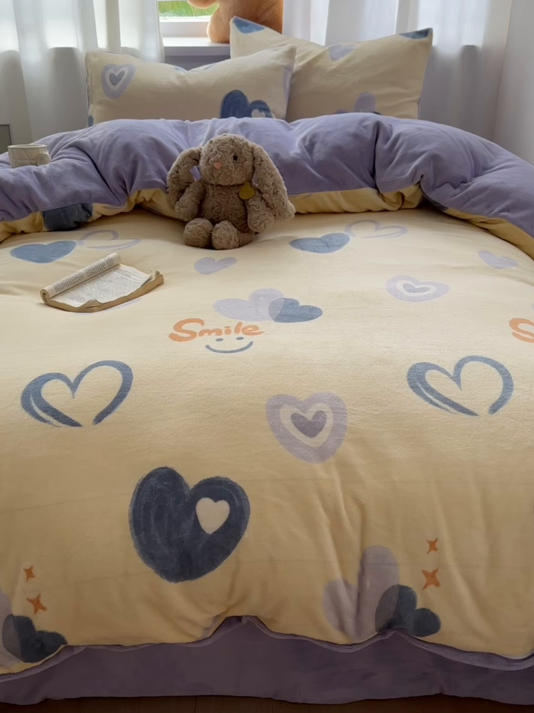 91家纺网 家纺一手货源 找家纺 繁花家居 2025新款小清新180克跑量款牛奶绒三件套四件套 笑脸相迎