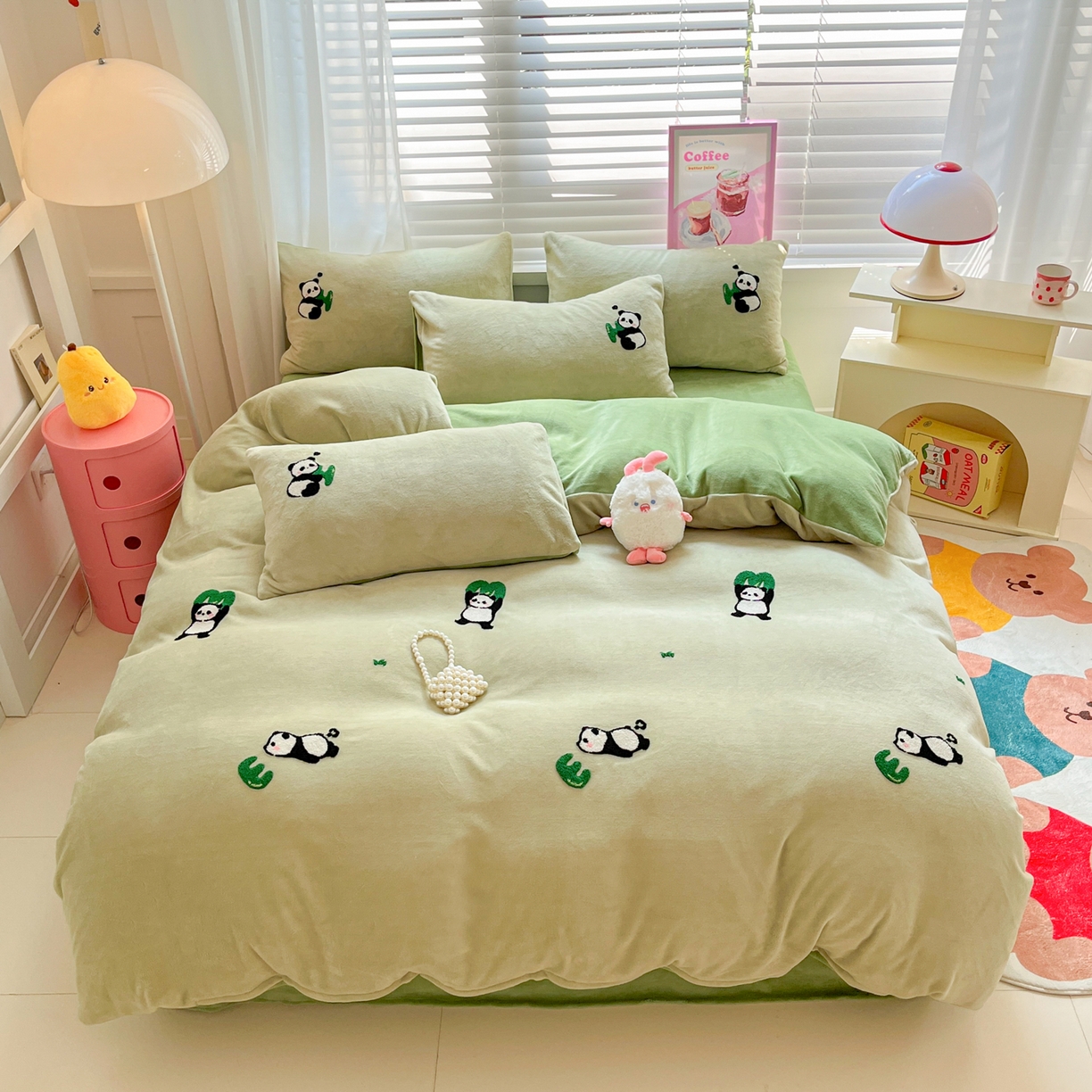 91家纺网 家纺一手货源 找家纺 （总）丽涵家纺 2025秋冬新品210克牛奶绒毛巾绣四件套卡通绣花学生床笠三件套