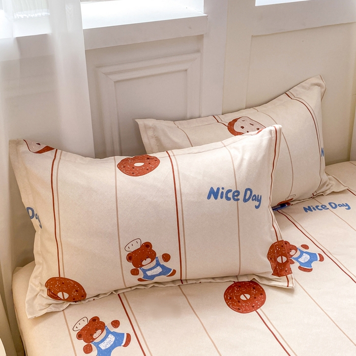 91家纺网 家纺一手货源 找家纺 红日子 2025新款生态斜纹植物羊绒单床笠磨毛床笠三件套 饼干小熊