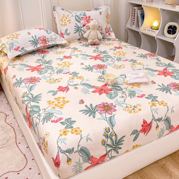 91家纺网 家纺一手货源 找家纺 红日子 2025新款生态斜纹植物羊绒单床笠磨毛床笠三件套 蝶羽纷飞