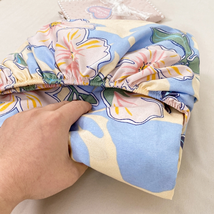 91家纺网 家纺一手货源 找家纺 红日子 2025新款生态斜纹植物羊绒单床笠磨毛床笠三件套 浪漫情丝