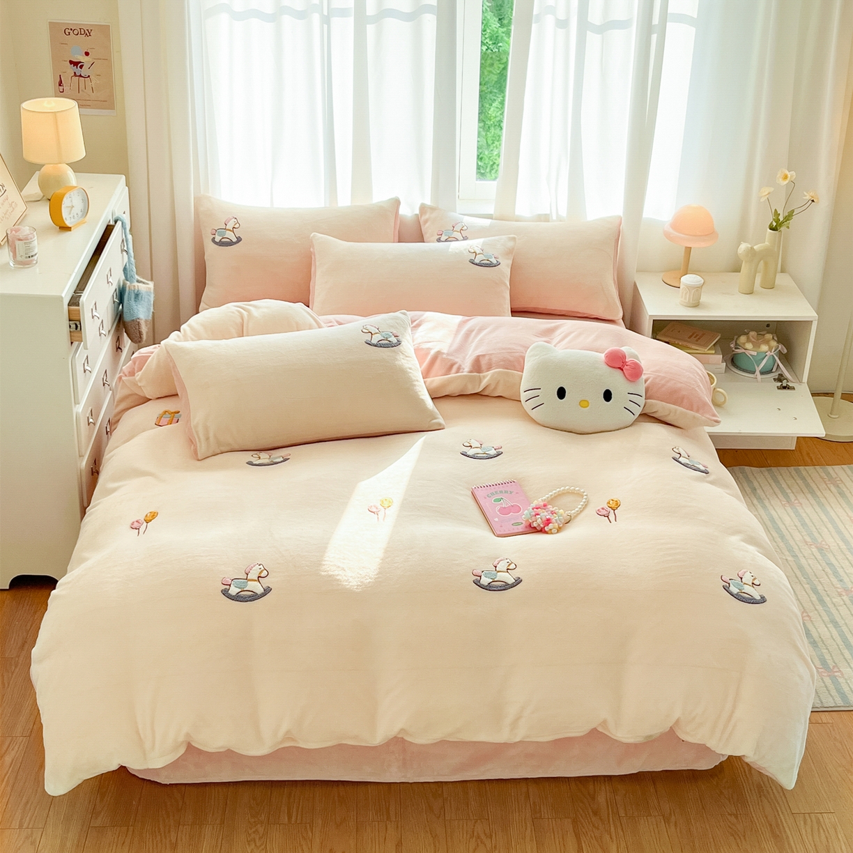 丽涵家纺 2025秋冬新品210克牛奶绒毛巾绣四件套卡通绣花学生床笠三件套 梦幻木马