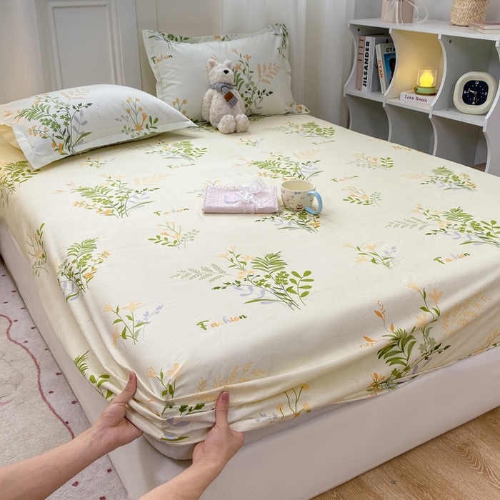 91家纺网 家纺一手货源 找家纺 红日子 2025新款生态斜纹植物羊绒单床笠磨毛床笠三件套 叶间花语