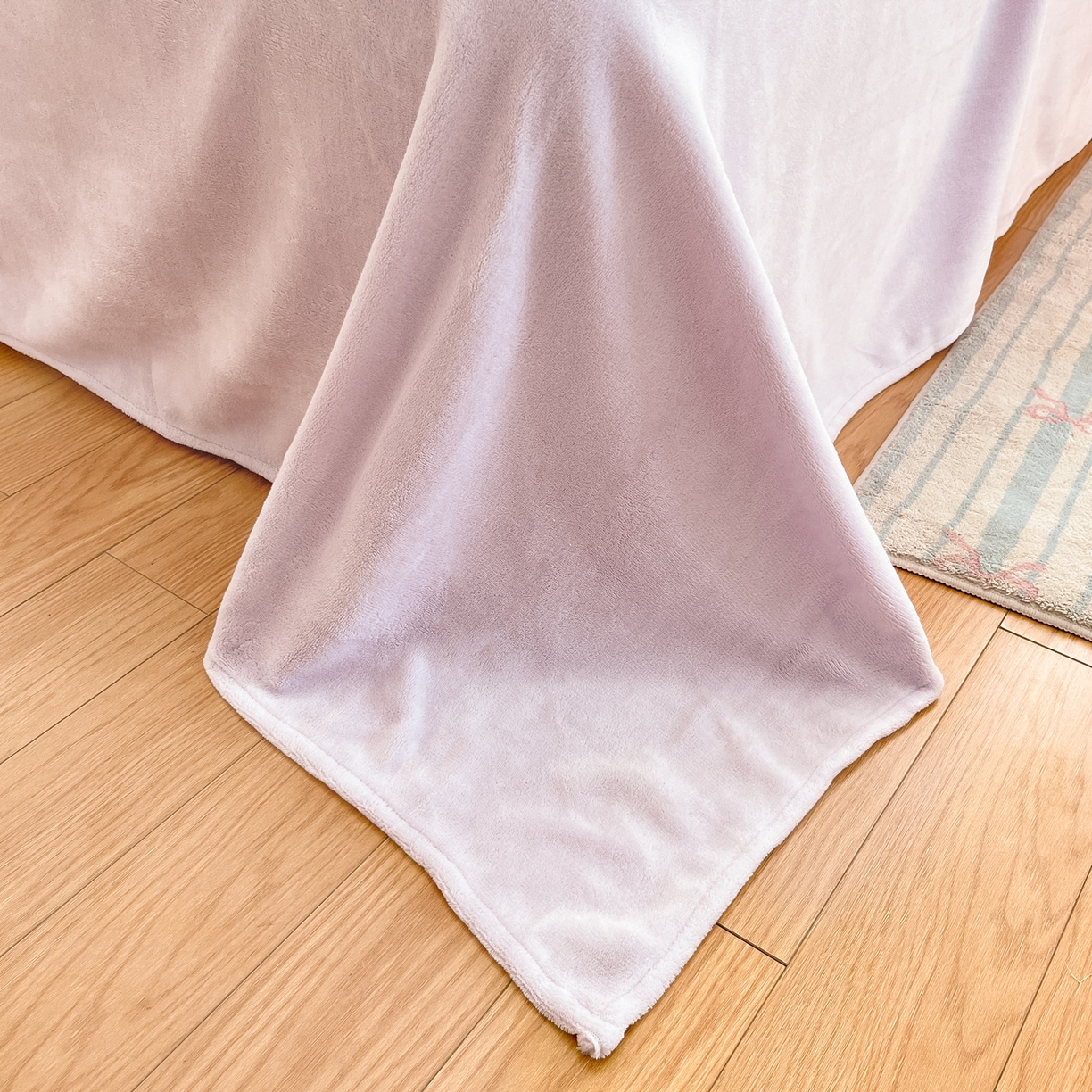 91家纺网 家纺一手货源 找家纺 丽涵家纺 2025秋冬新品210克牛奶绒毛巾绣四件套卡通绣花学生床笠三件套 水蜜桃