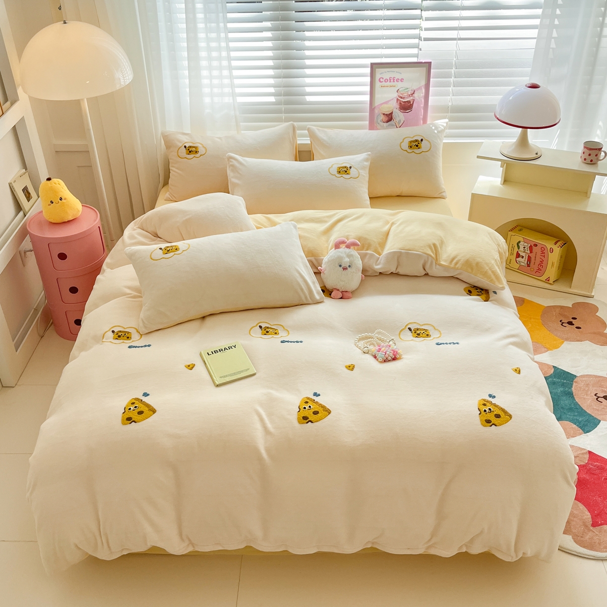 丽涵家纺 2025秋冬新品210克牛奶绒毛巾绣四件套卡通绣花学生床笠三件套 小奶酪