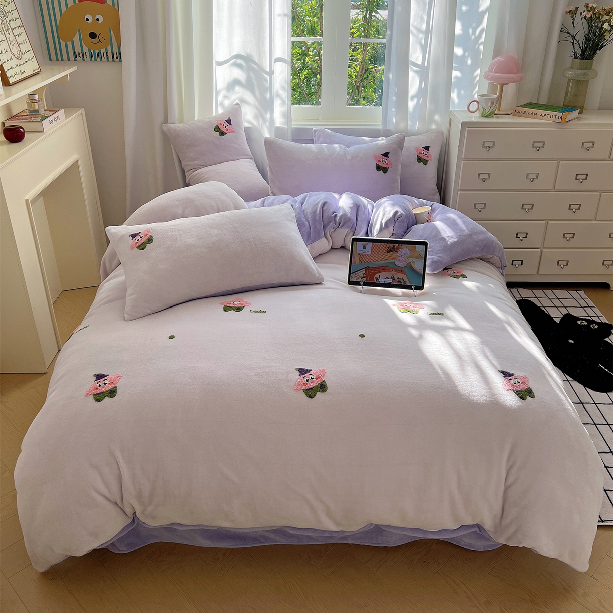 丽涵家纺 2025秋冬新品210克牛奶绒毛巾绣四件套卡通绣花学生床笠三件套 小胖星-奶昔紫