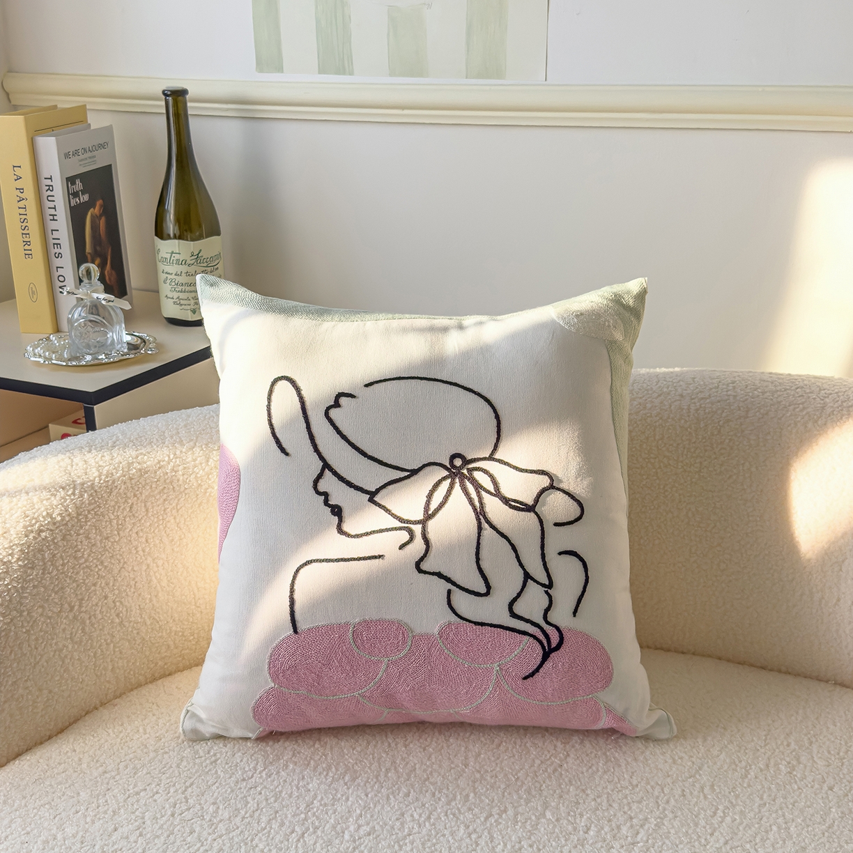 91家纺网 家纺一手货源 找家纺 诺可 2025新款全棉毛巾绣立体感跨境外贸跳色碰撞系类抱枕抱枕套 都市丽人