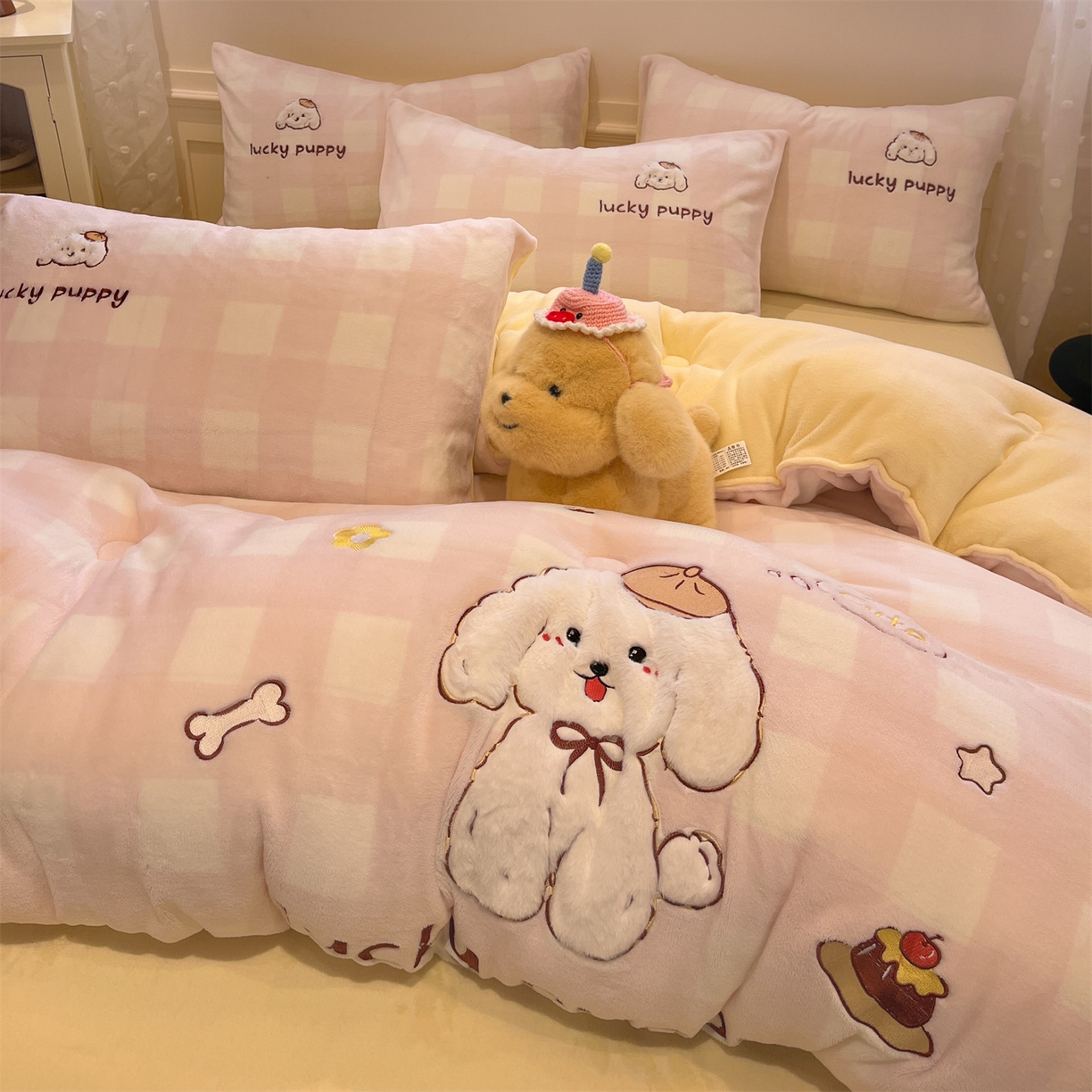 91家纺网 家纺一手货源 找家纺 （总）星座家纺 2025新款A类牛奶绒贴布绣冬被被子被芯